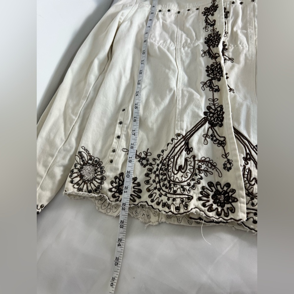 Women's Ivory Laura Ashley Medium Jacket Embroidered Studded Detail Western - Picture 8 of 12